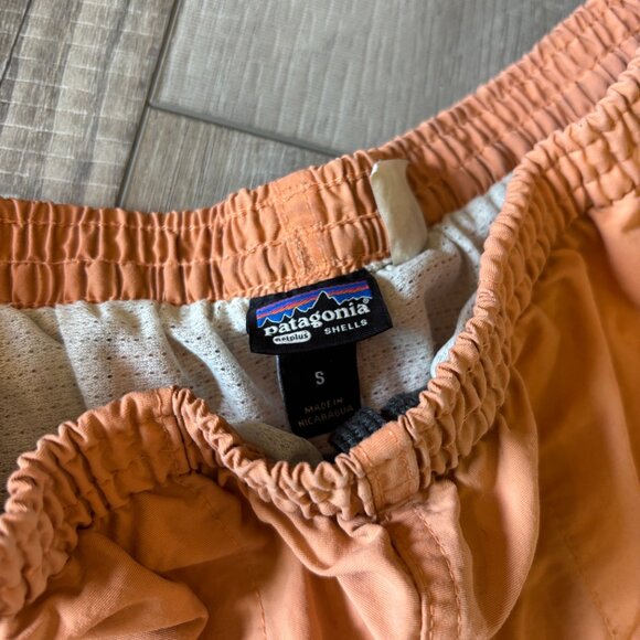 Patagonia Men's Baggies Shorts 5" Inseam in Light Orange size Small - Picture 3 of 4